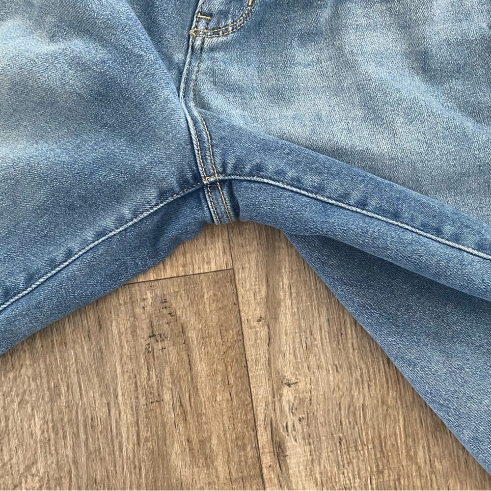 Judy Blue Casual Comfort High Rise Medium Wash Distressed Slim Leg Jeans 7/28 - Picture 12 of 13